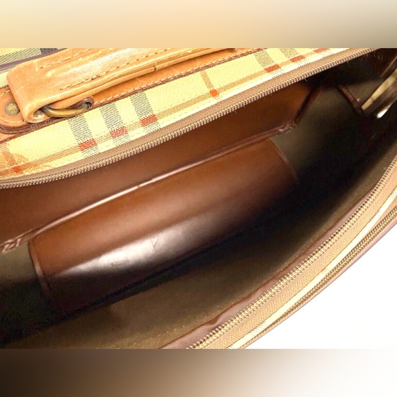 Burberry Haymarket PVC Leather Travel Case - Picture 12 of 12